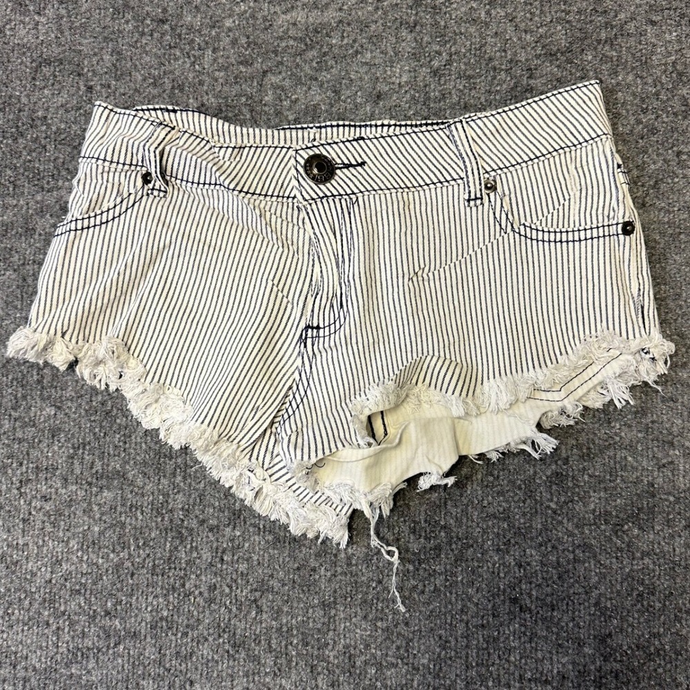 Cotton On Shorts Womens Size 4 White Blue Striped Raw Hem Low Rise Mini Denim